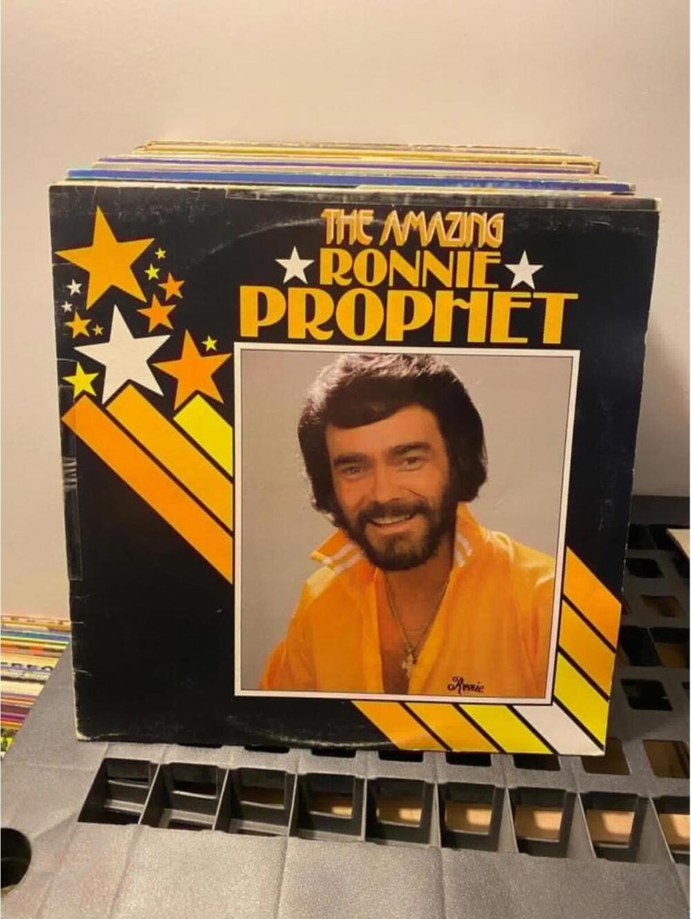 Ronnie Prophet - The Amazing Ronnie Prophet 33rpm Vinyl LP Vg+ AJ1